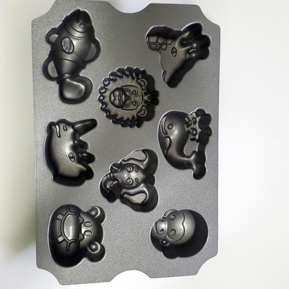 Nordic Ware Zoo Friends 3 cup Mini 3D Cake Pan - Cast Aluminum Mold